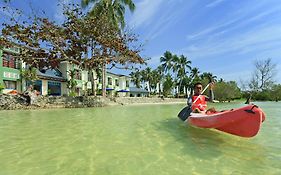 Microtel By Wyndham Puerto Princesa