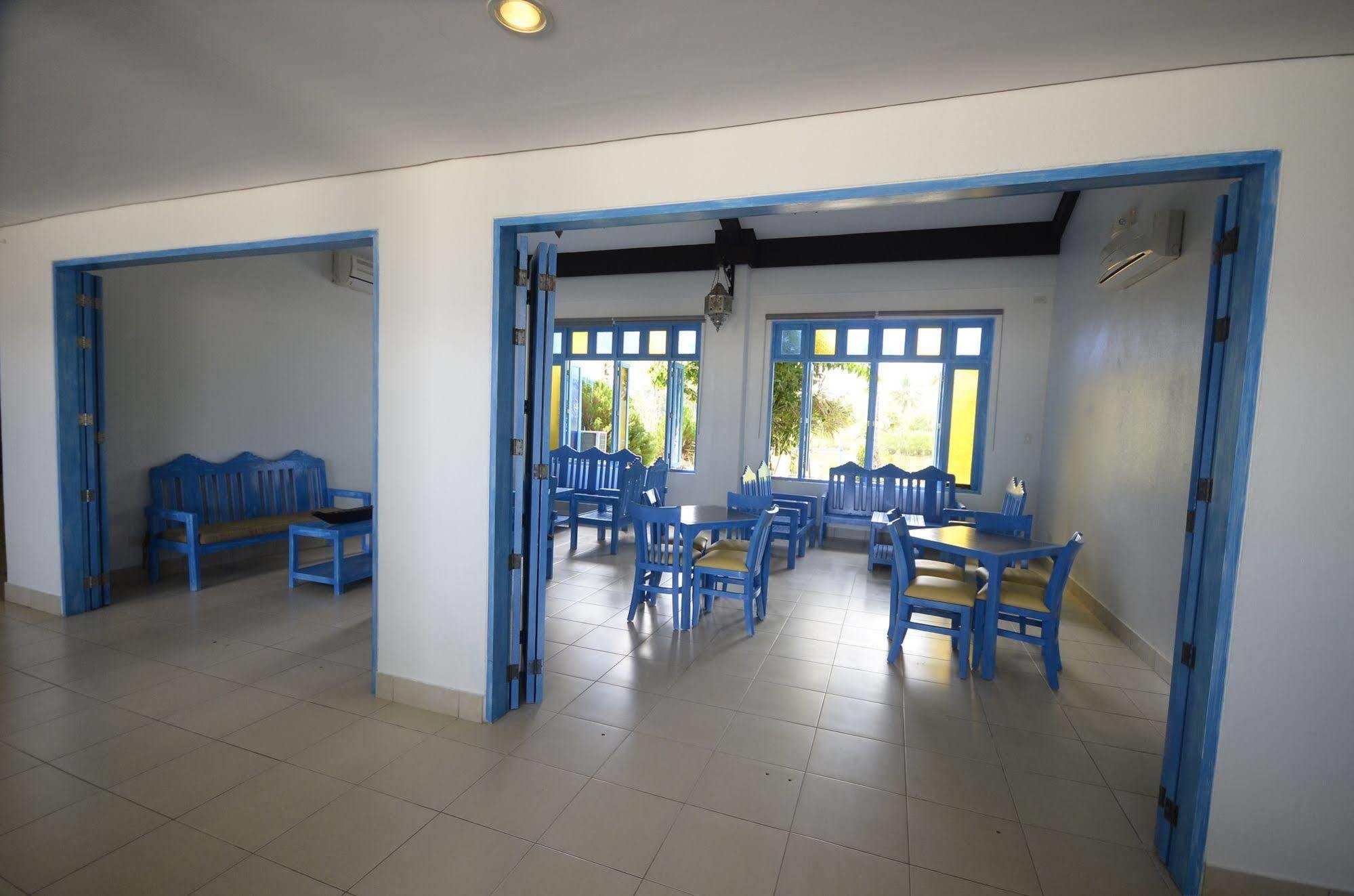Microtel By Wyndham Puerto Princesa Exterior foto