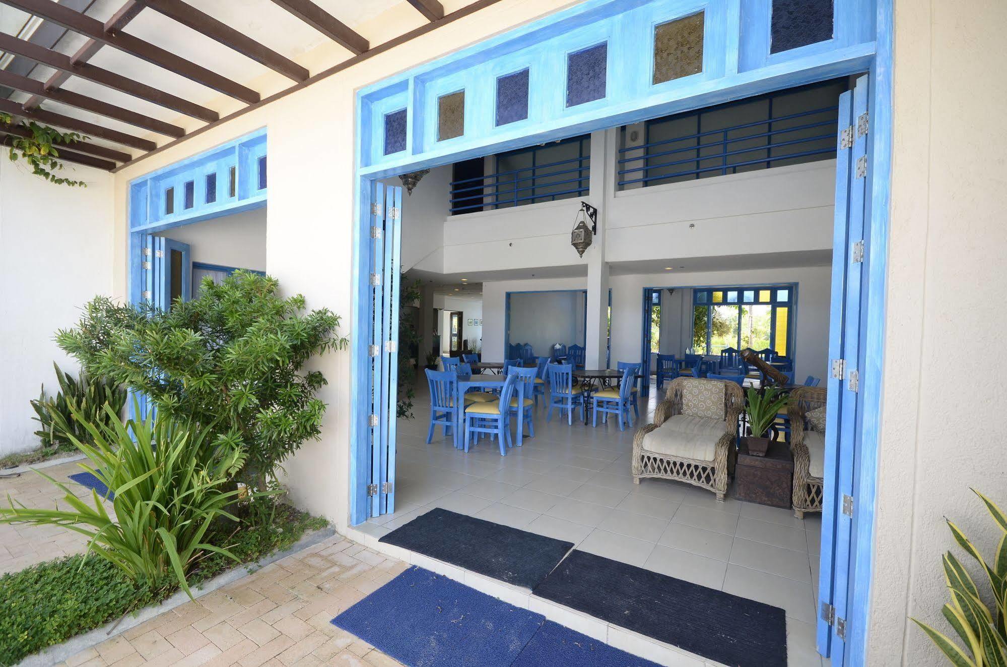 Microtel By Wyndham Puerto Princesa Exterior foto